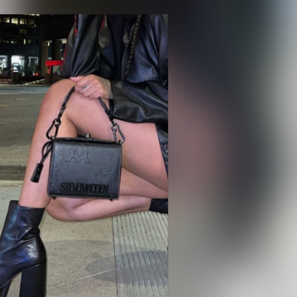 Boot - Picture 3 of 4